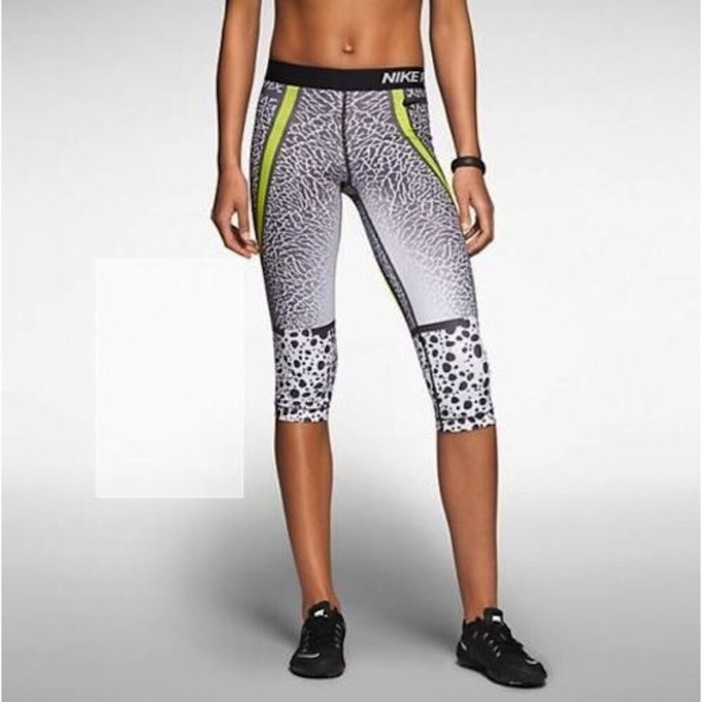 Nike Pro Core Safari Ladies Capri Running Tights - Picture 2 of 3